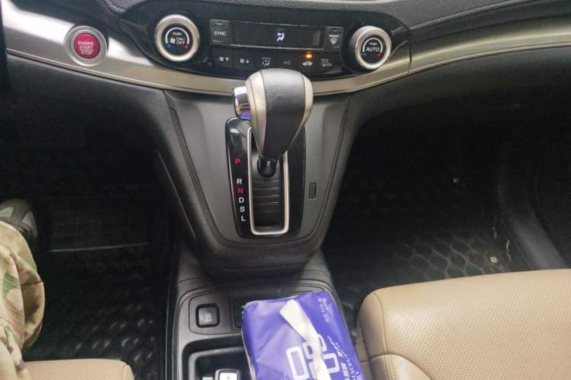 Used Honda CR-V 2015 2.4L two-wheel drive luxury version Gear Lever