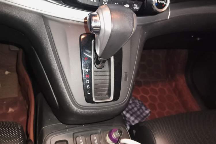 Used Honda CR-V 2015 2.4L two-wheel drive luxury version Gear Lever