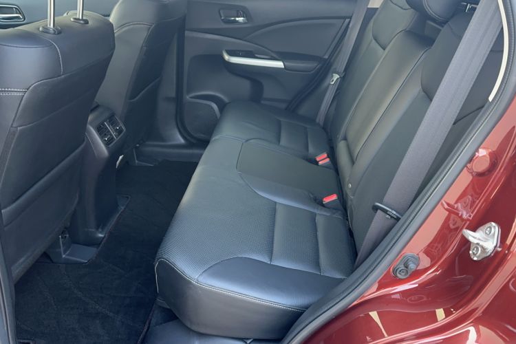 Used Honda CR-V 2015 2.4L two-wheel drive luxury version Interior 2