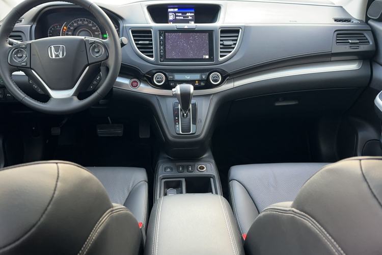 Used Honda CR-V 2015 2.4L two-wheel drive luxury version Interior 3
