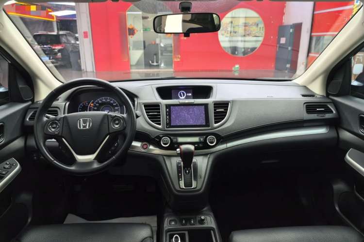 Used Honda CR-V 2015 2.4L four-wheel drive luxury version Interior 3