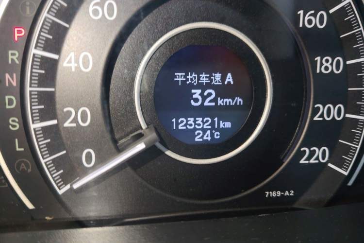 Used Honda CR-V 2015 2.4L Four-Wheel Drive Prestige Edition Odometer Close Up
