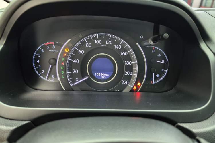 Used Honda CR-V 2015 2.4L four-wheel drive luxury version Odometer Close Up