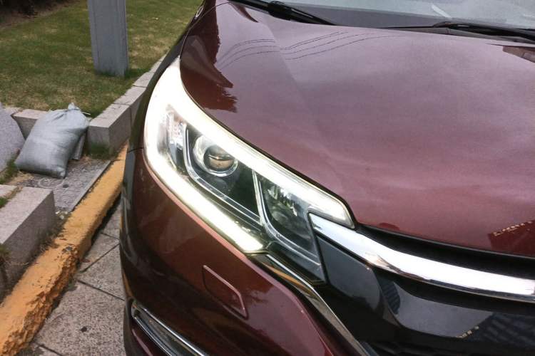 Used Honda CR-V 2015 2.4L Four-Wheel Drive Prestige Edition Right Front Headlight