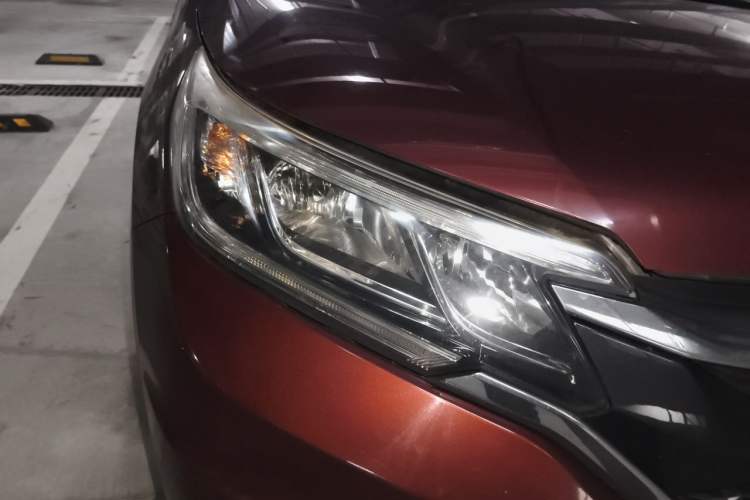 Used Honda CR-V 2015 2.4L two-wheel drive luxury version Right Front Headlight
