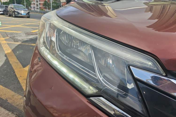 Used Honda CR-V 2015 2.4L two-wheel drive luxury version Right Front Headlight