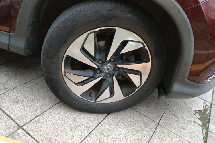 Used Honda CR-V 2015 2.4L Four-Wheel Drive Prestige Edition Right Front Wheel Hub