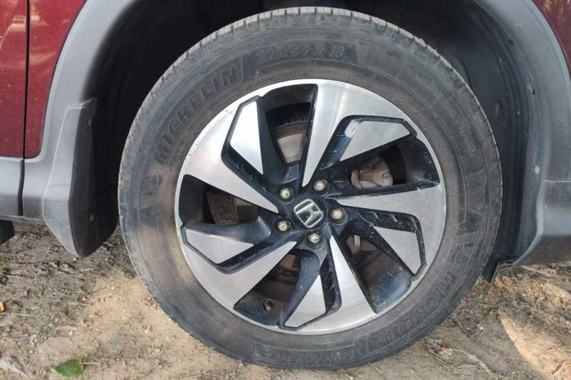 Used Honda CR-V 2015 2.4L Four-Wheel Drive Prestige Edition Right Front Wheel Hub