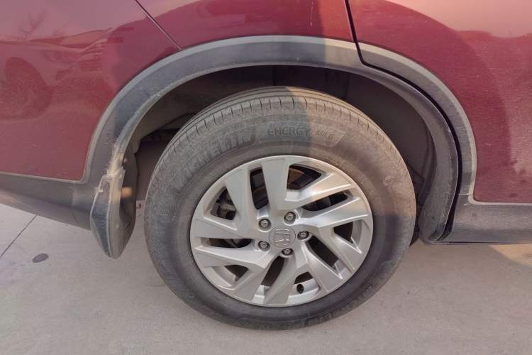Used Honda CR-V 2015 2.4L four-wheel drive luxury version Right Rear Wheel Hub