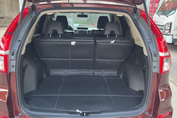 Used Honda CR-V 2015 2.4L two-wheel drive luxury version Trunk