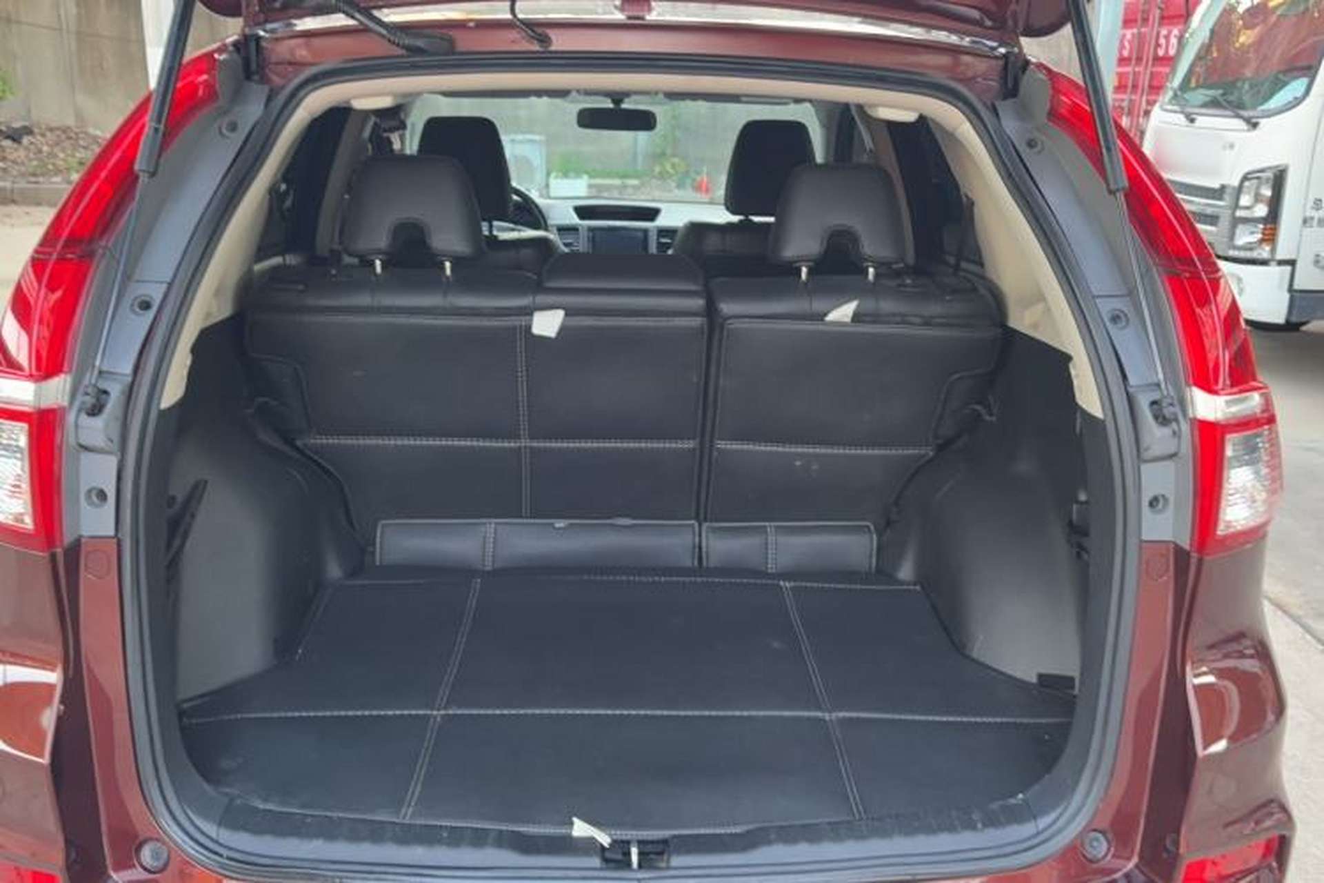Used Honda CR-V 2015 2.4L two-wheel drive luxury version Trunk