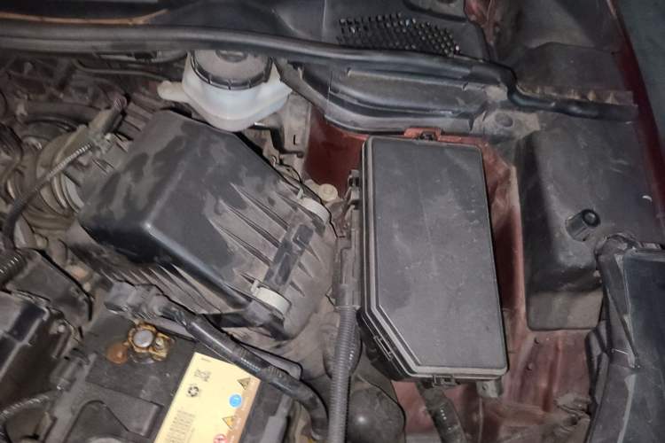 Used Honda CR-V 2015 2.4L two-wheel drive luxury version Engine Bay Left