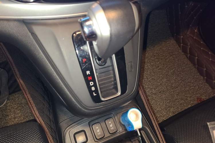 Used Honda CR-V 2015 2.4L two-wheel drive luxury version Gear Lever