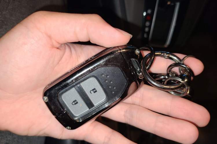 Used Honda CR-V 2015 2.4L two-wheel drive luxury version Vehicle Key
