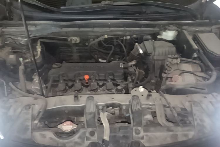 Used Honda CR-V 2015 2.0L two-wheel drive Fashion Edition Engine Bay