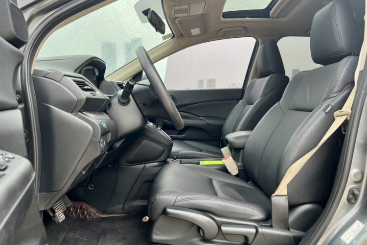 Used Honda CR-V 2015 2.0L two-wheel drive Fashion Edition Interior 2