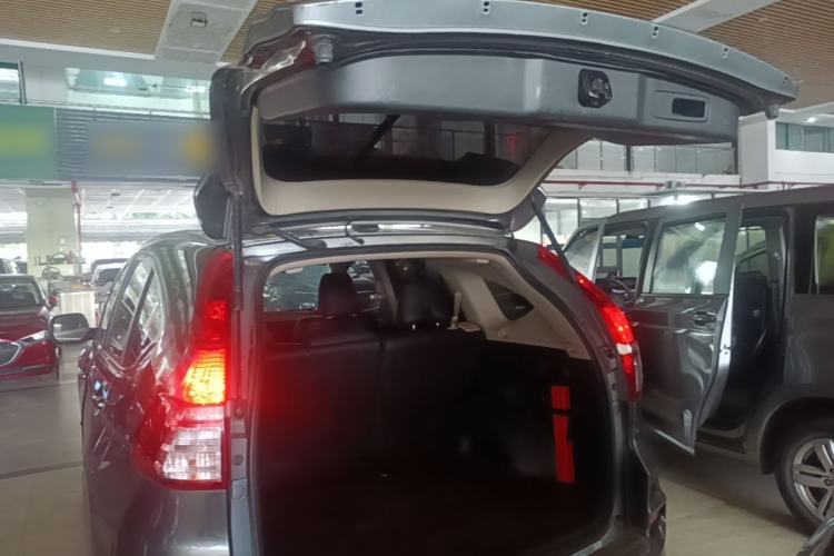 Used Honda CR-V 2015 2.0L two-wheel drive Fashion Edition Trunk