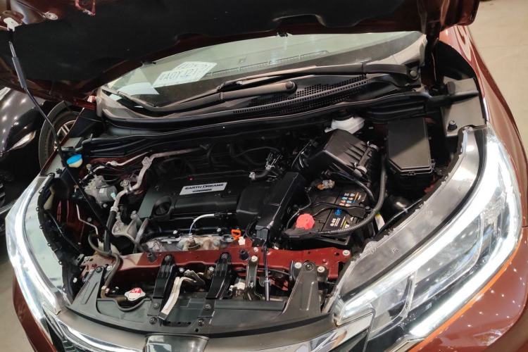 Used Honda CR-V 2015 2.4L two-wheel drive luxury version Engine Bay