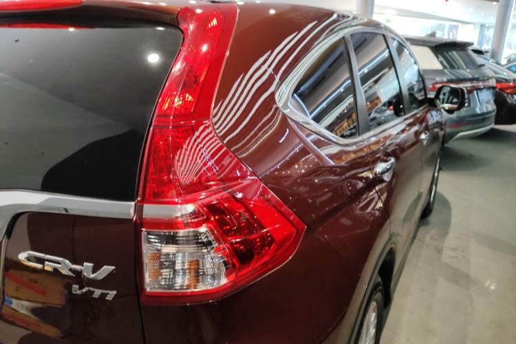 Used Honda CR-V 2015 2.4L two-wheel drive luxury version Exterior 6