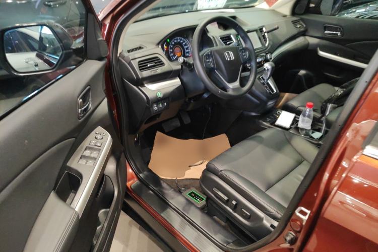 Used Honda CR-V 2015 2.4L two-wheel drive luxury version Interior 3