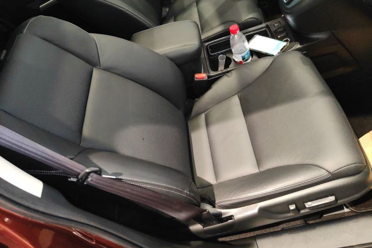 Used Honda CR-V 2015 2.4L two-wheel drive luxury version Right Front Seat
