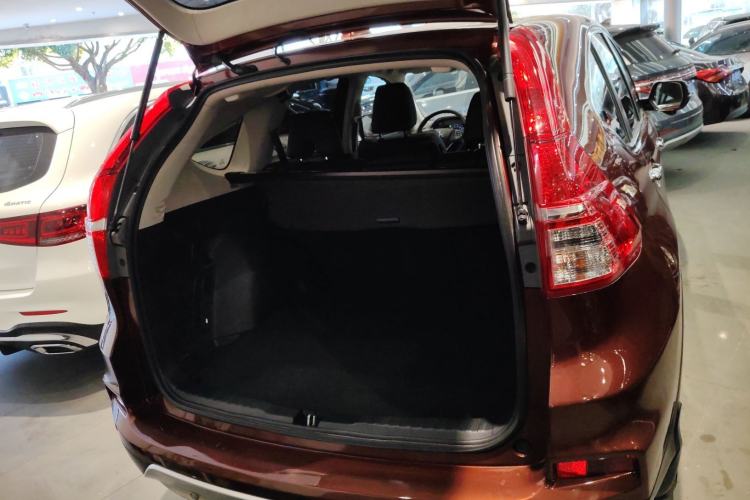 Used Honda CR-V 2015 2.4L two-wheel drive luxury version Trunk