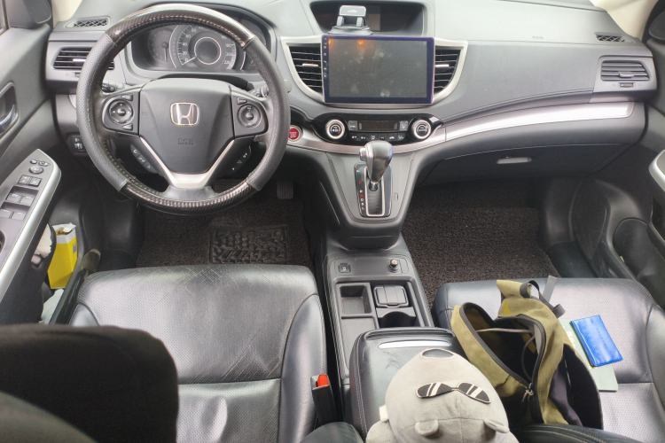 Used Honda CR-V 2015 2.4L two-wheel drive luxury version Center Console