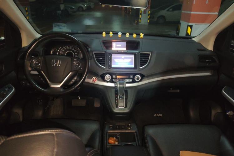 Used Honda CR-V 2015 2.4L four-wheel drive luxury version Center Console