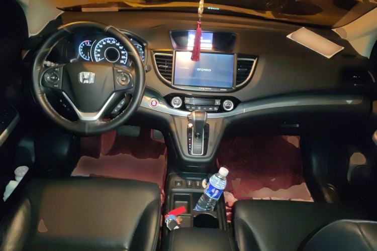 Used Honda CR-V 2015 2.4L four-wheel drive luxury version Center Console