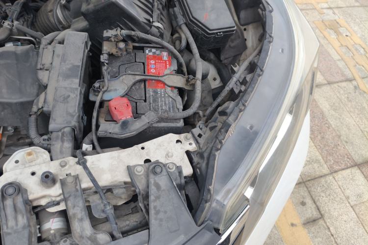 Used Honda CR-V 2015 2.4L two-wheel drive luxury version Engine Bay Left