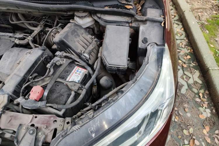 Used Honda CR-V 2015 2.4L two-wheel drive luxury version Engine Bay Left