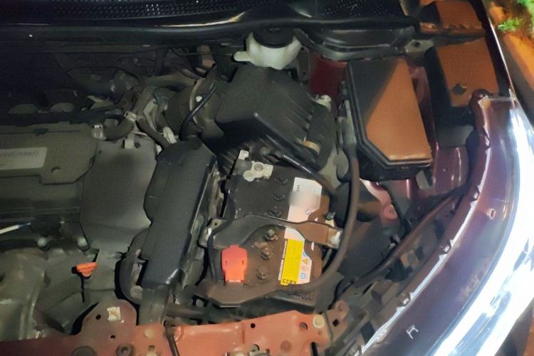 Used Honda CR-V 2015 2.4L four-wheel drive luxury version Engine Bay Left