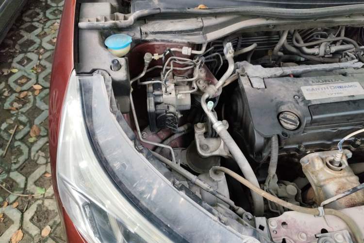 Used Honda CR-V 2015 2.4L two-wheel drive luxury version Engine Bay Right