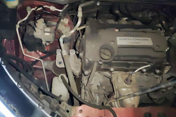 Used Honda CR-V 2015 2.4L four-wheel drive luxury version Engine Bay Right