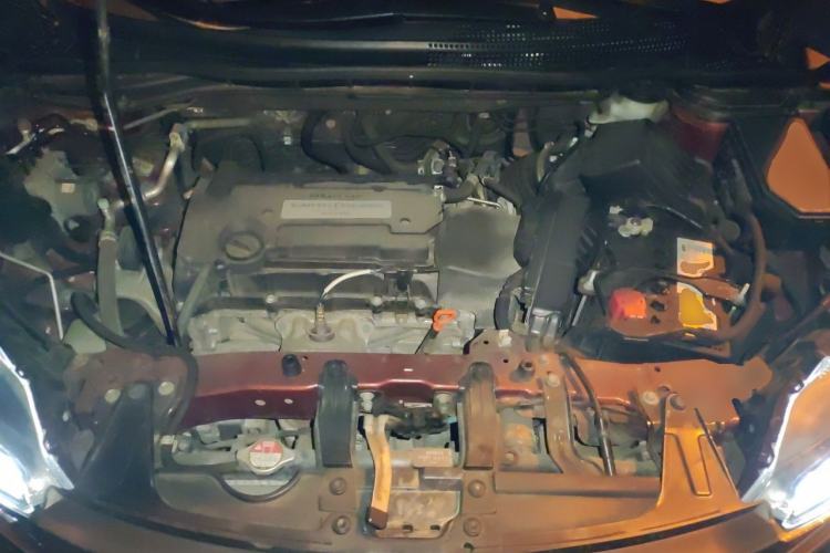 Used Honda CR-V 2015 2.4L four-wheel drive luxury version Engine Bay