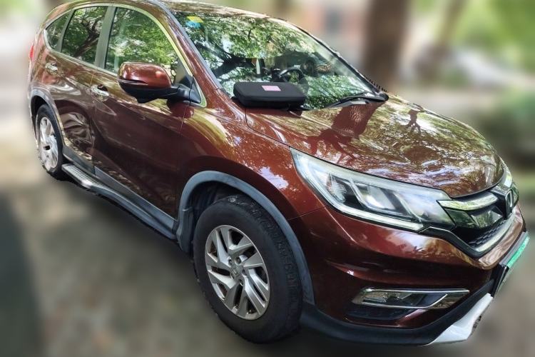 Used Honda CR-V 2015 2.4L two-wheel drive luxury version Front Right 45 Deg