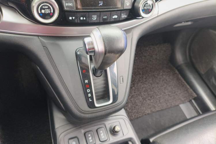 Used Honda CR-V 2015 2.4L two-wheel drive luxury version Gear Lever