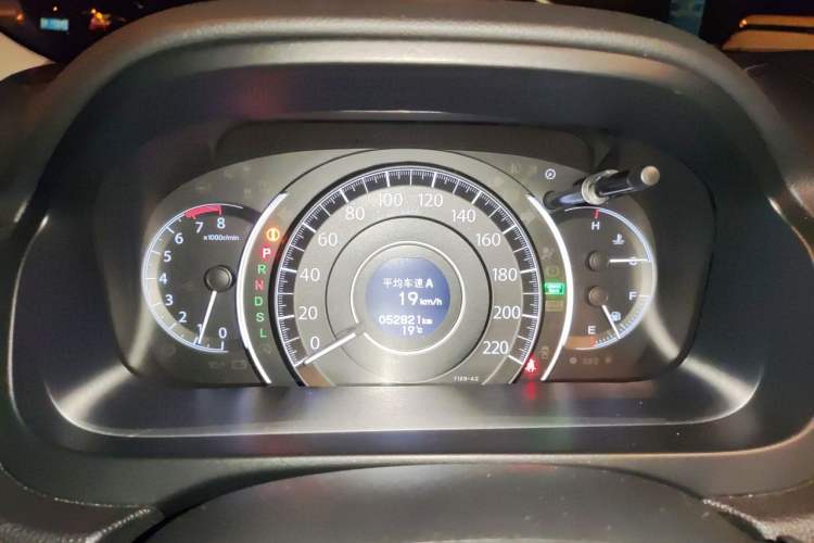 Used Honda CR-V 2015 2.4L four-wheel drive luxury version Instrument Cluster