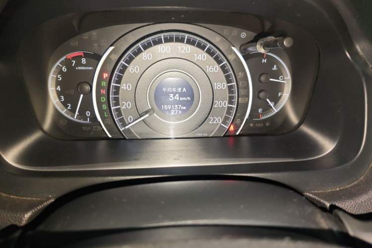 Used Honda CR-V 2015 2.4L four-wheel drive luxury version Odometer Close Up