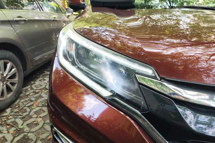 Used Honda CR-V 2015 2.4L two-wheel drive luxury version Right Front Headlight