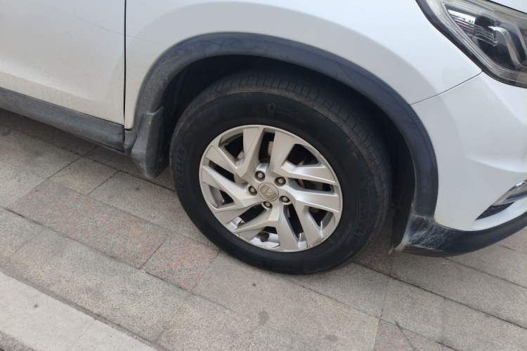 Used Honda CR-V 2015 2.4L two-wheel drive luxury version Right Front Wheel Hub