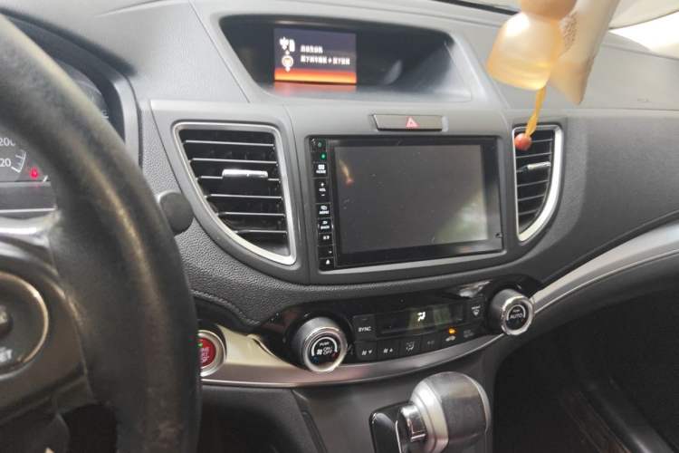 Used Honda CR-V 2015 2.4L two-wheel drive luxury version Audio And AC Panel