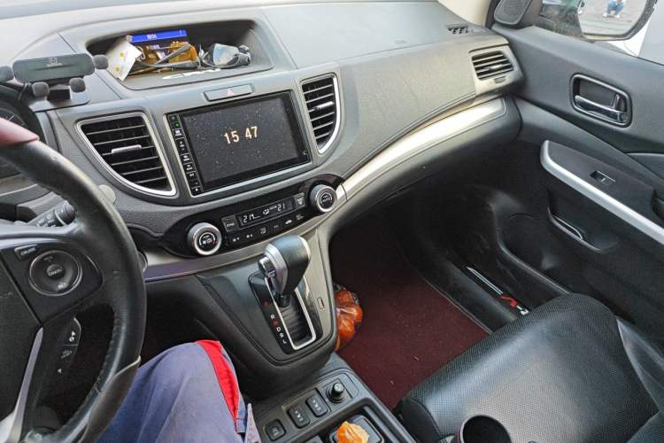 Used Honda CR-V 2015 2.4L two-wheel drive luxury version Audio And AC Panel