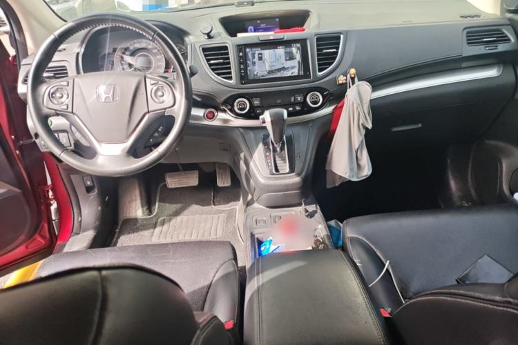 Used Honda CR-V 2015 2.4L two-wheel drive luxury version Center Console