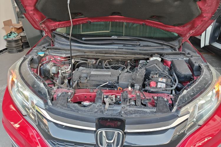 Used Honda CR-V 2015 2.4L two-wheel drive luxury version Engine Bay