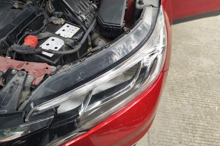 Used Honda CR-V 2015 2.4L two-wheel drive luxury version Engine Bay Left