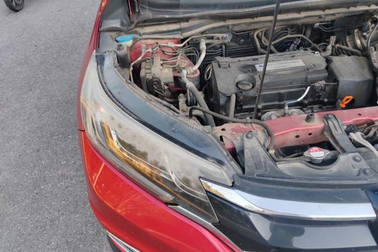 Used Honda CR-V 2015 2.4L two-wheel drive luxury version Engine Bay Right