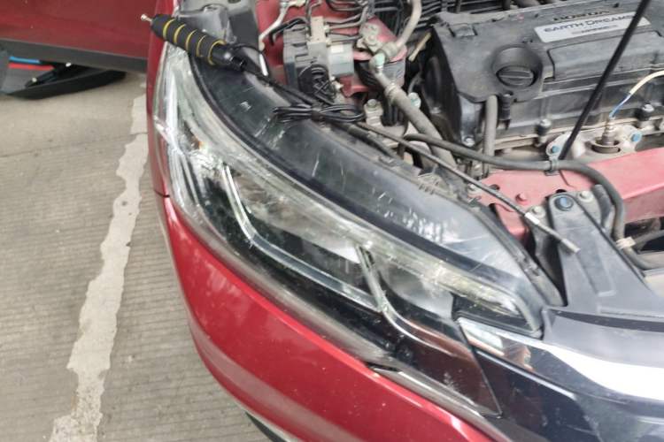 Used Honda CR-V 2015 2.4L two-wheel drive luxury version Engine Bay Right