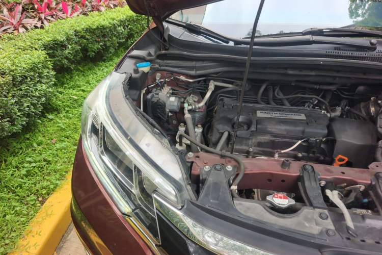 Used Honda CR-V 2015 2.4L two-wheel drive luxury version Engine Bay Right