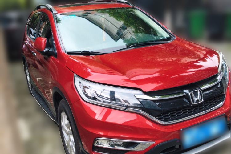 Used Honda CR-V 2015 2.4L two-wheel drive luxury version Front Right 45 Deg